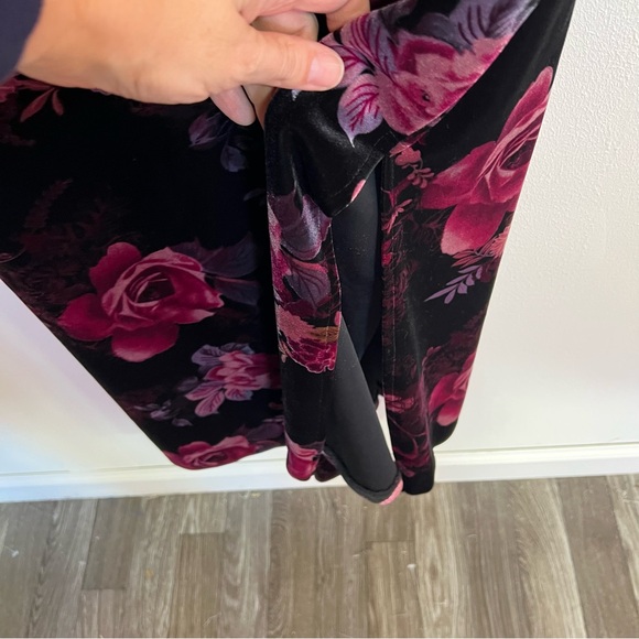 Y2K Social Circles Velvet Floral Asian Inspired Maxi Dress - Picture 5 of 9